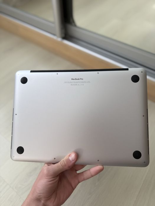 Macbook Pro 2015 8 128 гарний стан