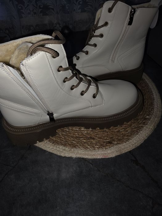 Зимові черевички 40р (26,2 см.). НОВІ!