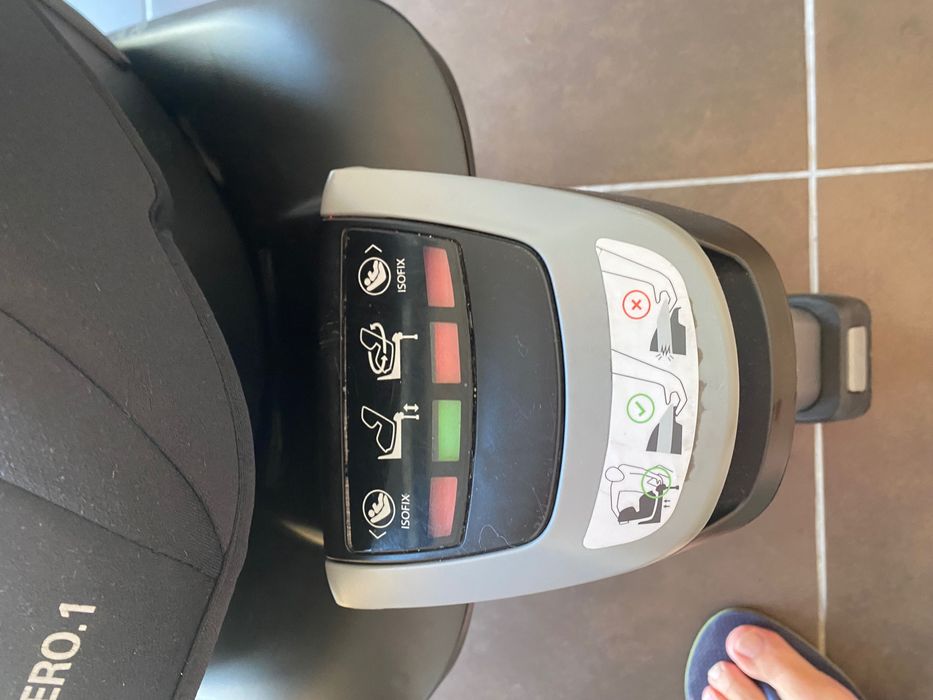 Vende-se 1 Cadeira com IsoFix, marca RECARO, modelo Zero1 com ovo.