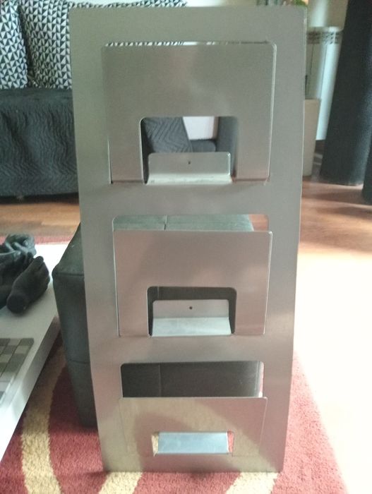 Porta revistas em excelente estado