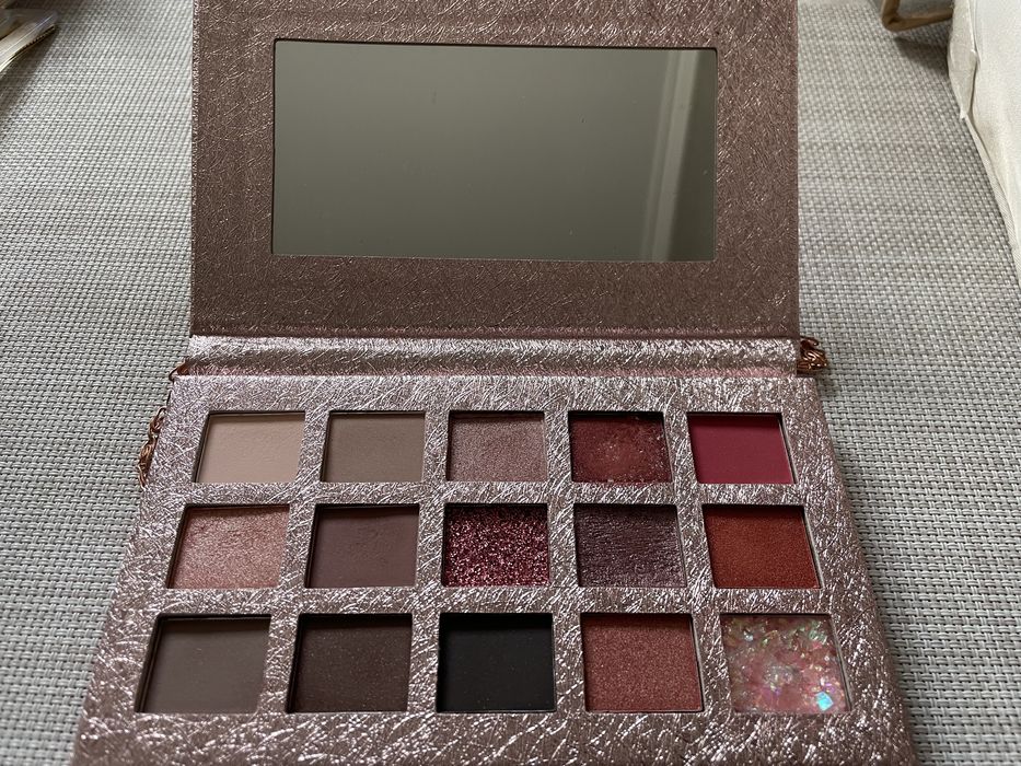 Палетка теней Glambee