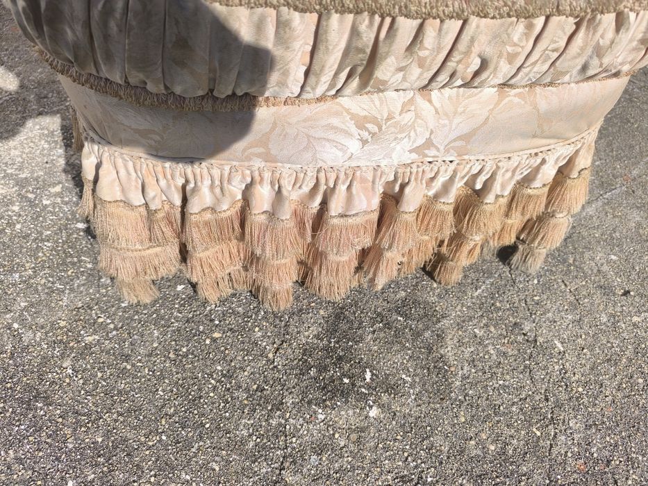 Vendo sofá individual senhorinha vitange bom estado