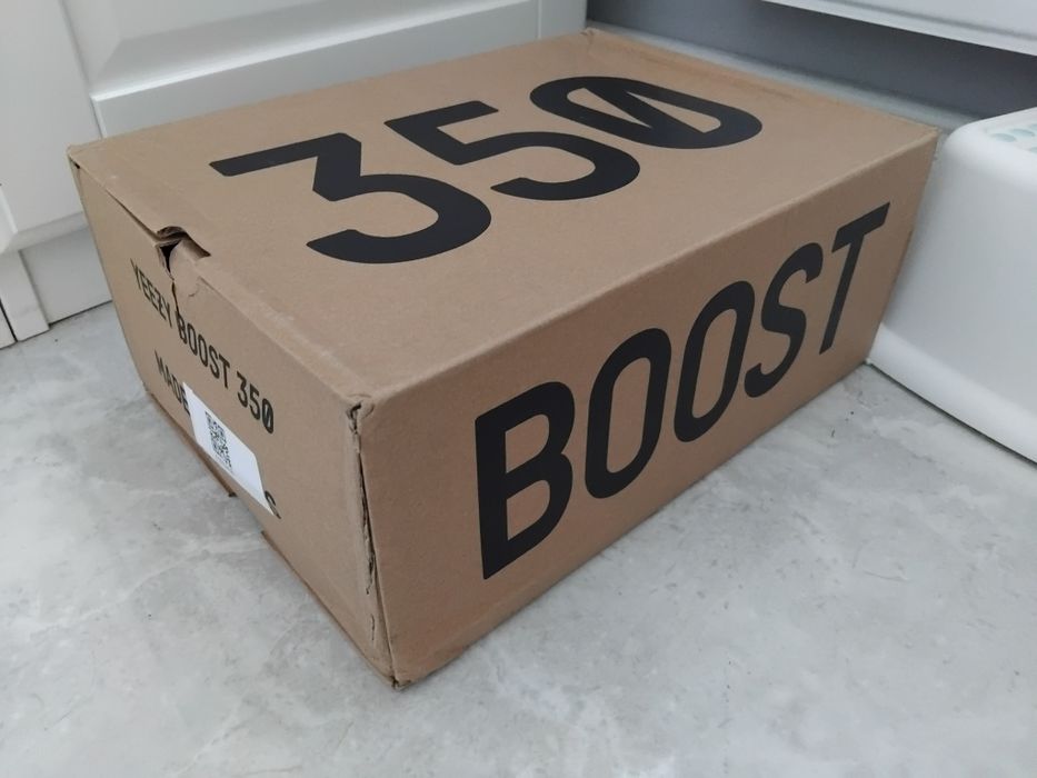 Yeezy Boost V2 black red Adidas buty