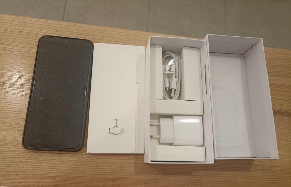 Продам телефон Xiaomi Redmi 9C NFC 3/64 Gb б/у