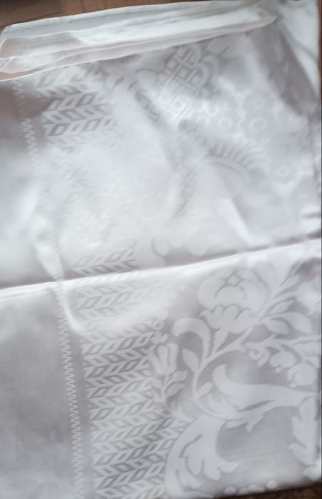 Colcha antiga cor pérola