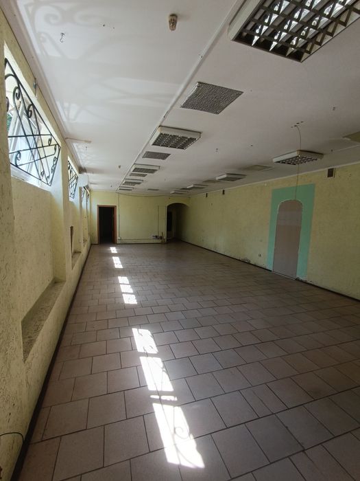 Здається в оренду комерційне приміщення в центрі
