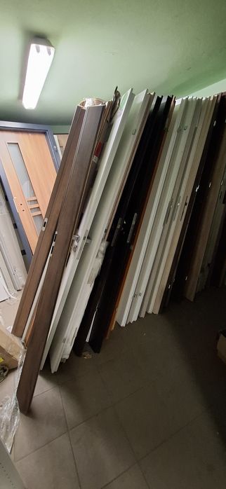 Drzwi i futryny, różne.