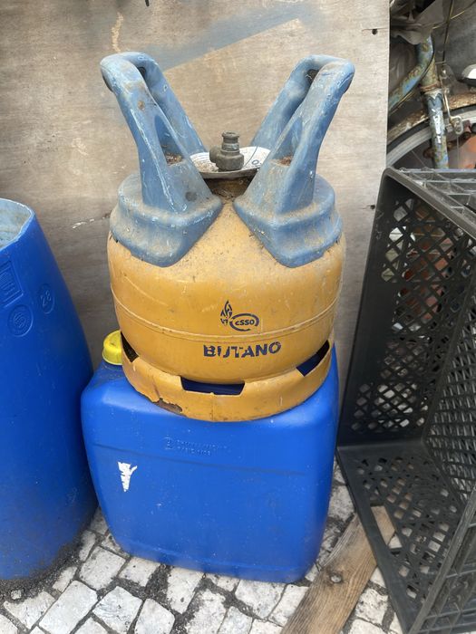 Botija pequena  com gas