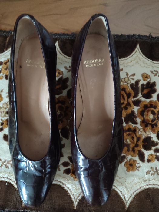 Продам женские кожаные туфли