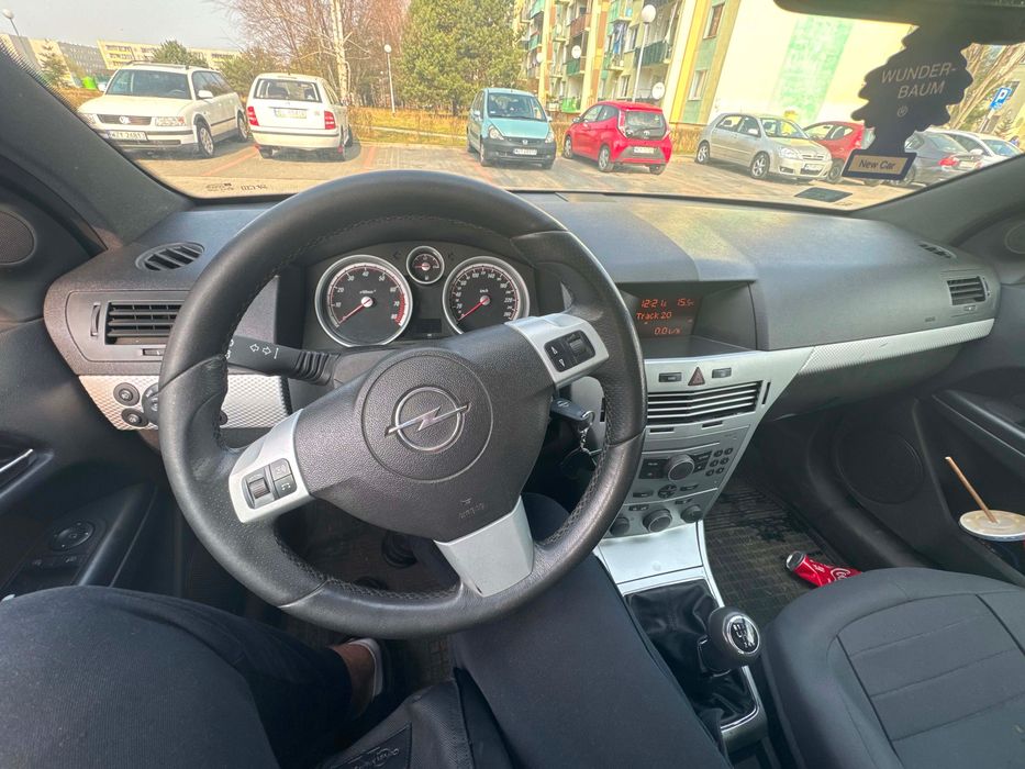 Opel Astra H GTC 2005