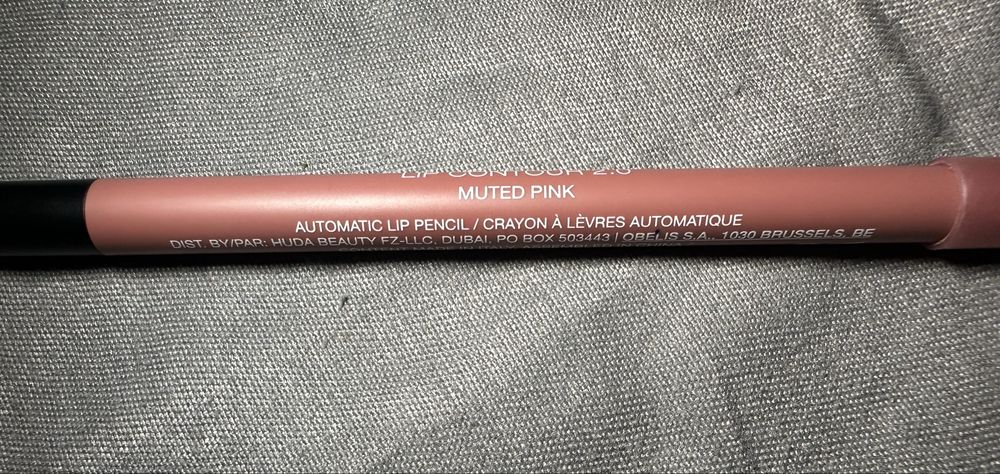 Konturówka huda beauty muted pink