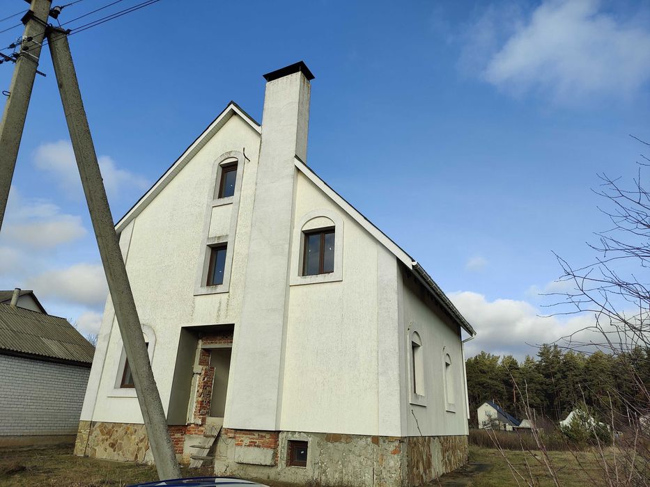 Продаж триповерхового будинку в с. Благодатне