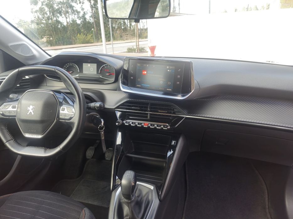 Peugeot 208 style 1.2 2020