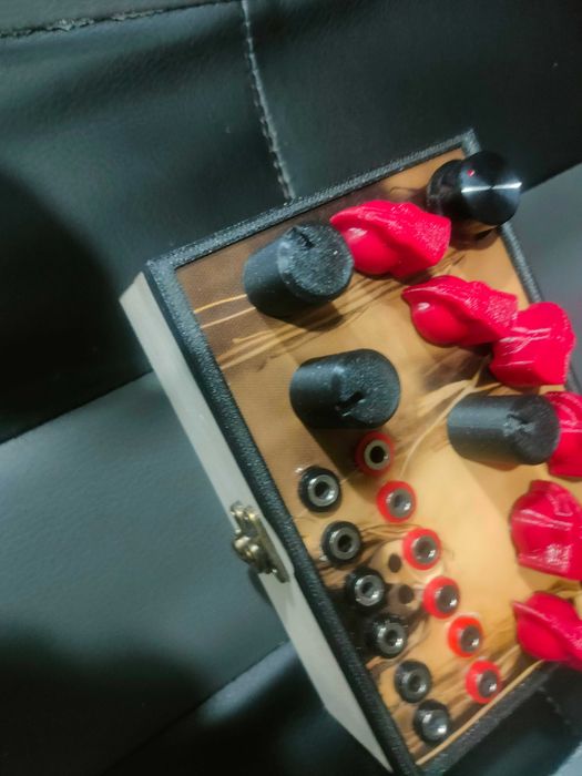 Hexadrone DIY synth mini