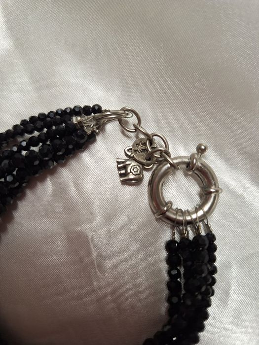 Bransoletka z czarnych kamieni