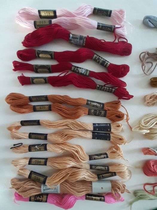 dezenas de Fios de bordar novos
