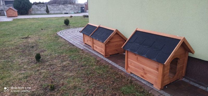 Budy dla psa drewniane