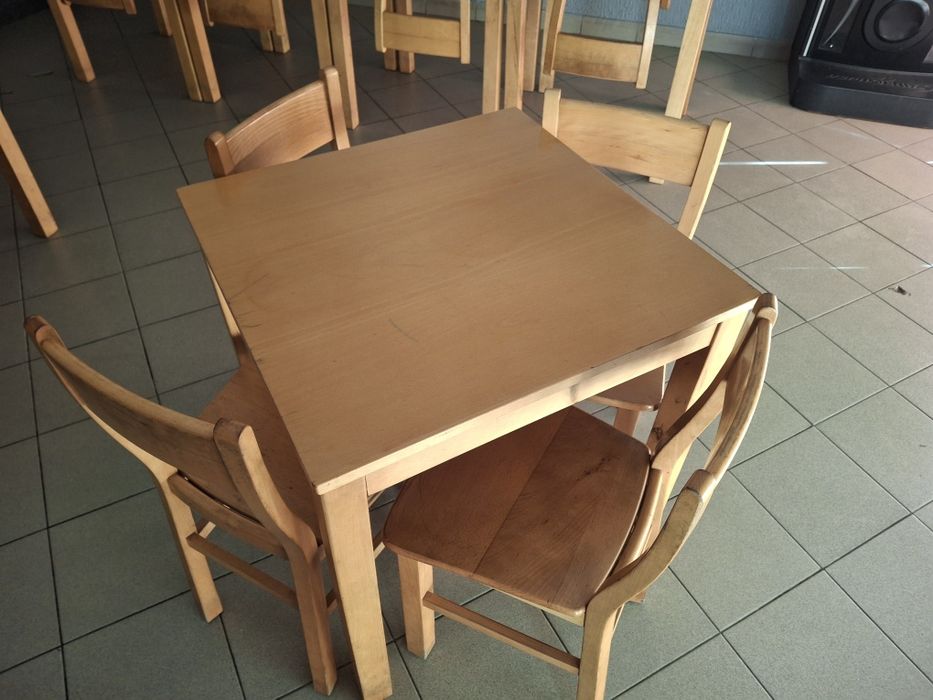 Mesas e cadeiras restaurante