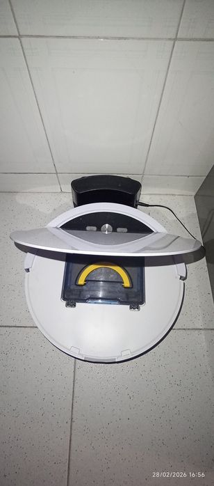 Aspirador robô silvercrest lava e aspira