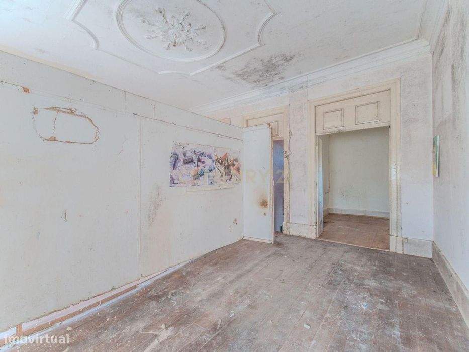 Investimento com Rendimento | 5 Moradias em Lote de 1016 m² | Matosinh