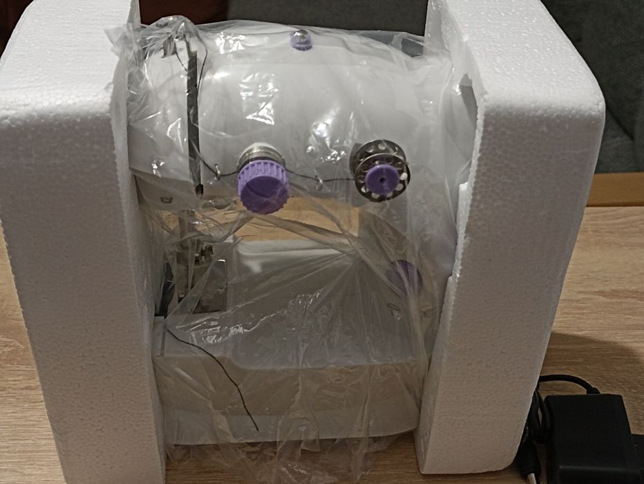 Міні швейна машинка sm 202A