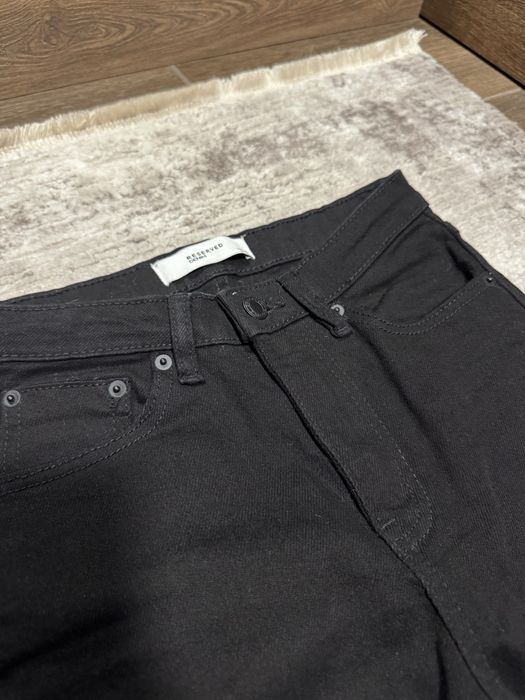 Чорні скіні джинси від rezerved