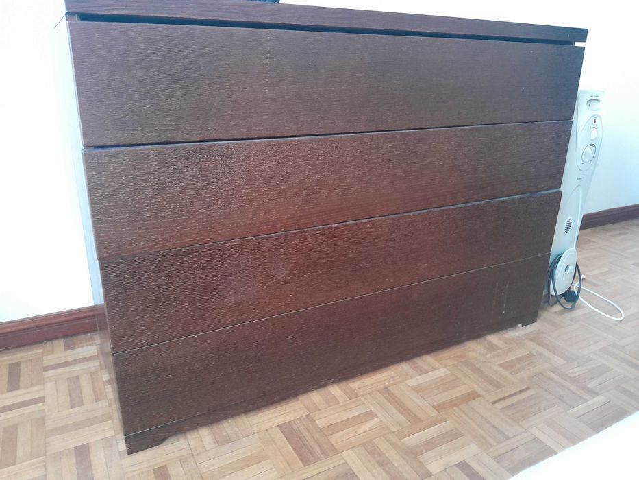 Comoda madeira quarto