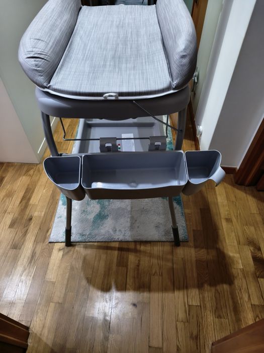 Muda fralda e banheira da marca Chico