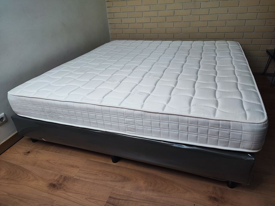 Cama & colchão 180x200cm