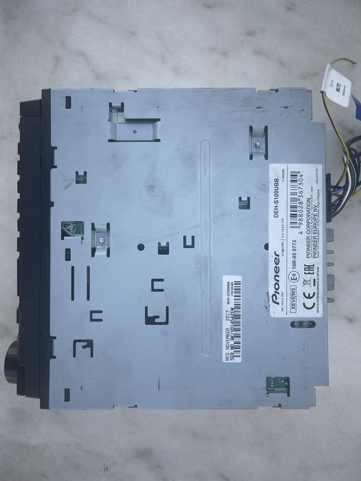 Auto radio Pioneer com USB