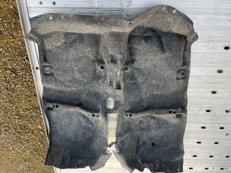 Suzuki jimny tapicerka wykladzina podloga