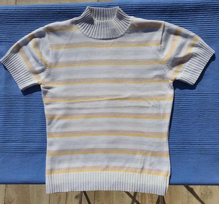 Półgolf sweterek pastelowy Quiosque rozm. S z krótkim rękawem w paski