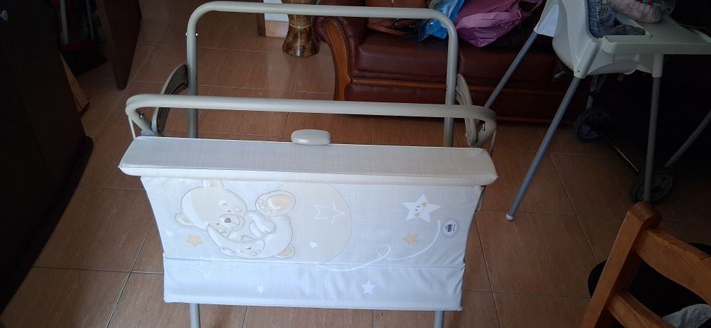 Vendo banheira com muda fraldas