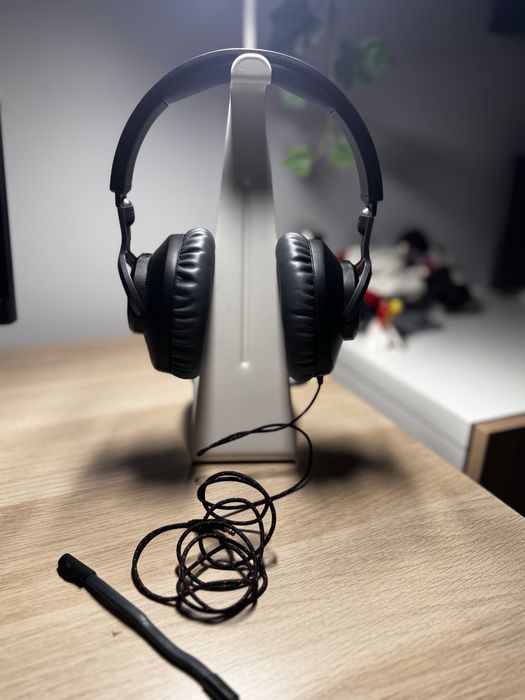 Fones JBL quantum 100