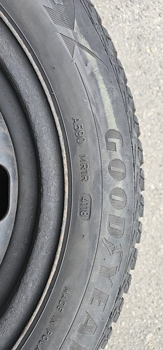 Продам резину с дисками 185/60/R15 зимняя