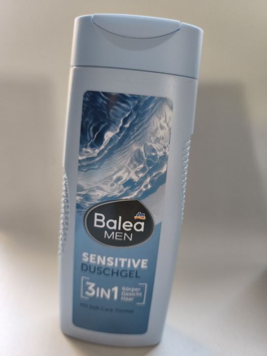 żel Balea men pod prysznic 300 ml sensitive 3w1 do ciała włosów i twarzy