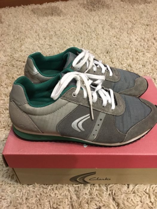 Продам кроссовки Clarks