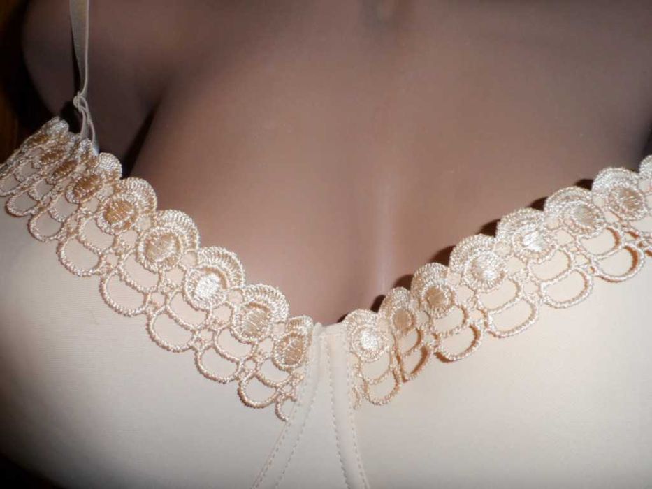 Новый бежевый бюстгальтер -лифчик- балконет 105-110 D-E большой размер