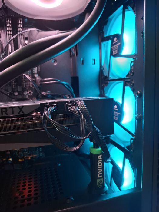 Komputer gamingowy i9-9900k/16gb ddr4 3200/geforce 3070 ti 8gb