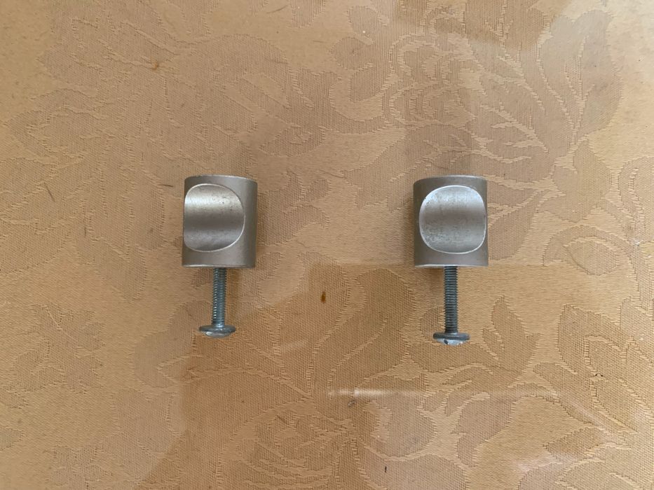 Puxadores diversos, todos em Inox escovado