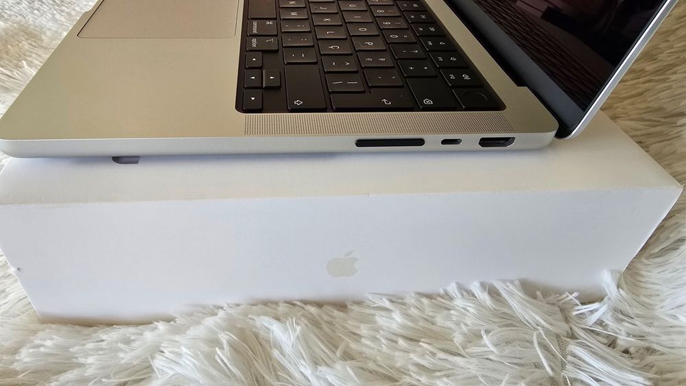 Macbook 14" M3 Pro (2024)