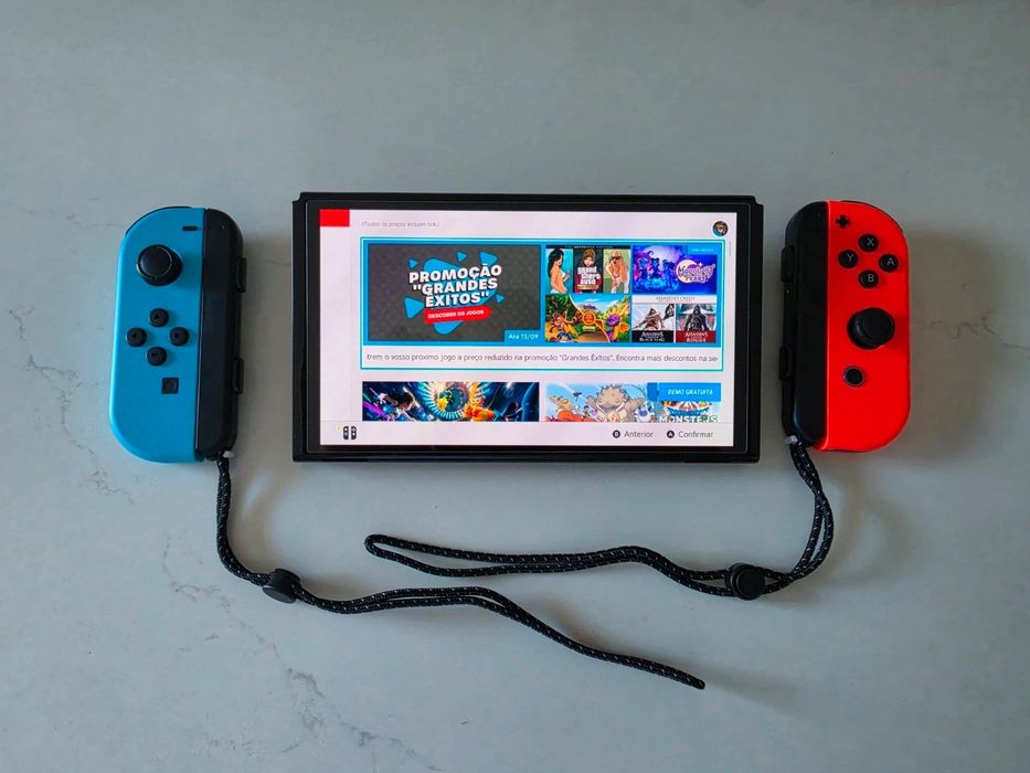 Nintendo Switch OLED Neon (Com Caixa, Estojo Tomtoc e Vários Acessórios), Excelente Estado