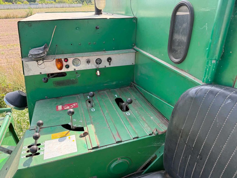 Kombajn zbożowy Volvo BM Activ 800