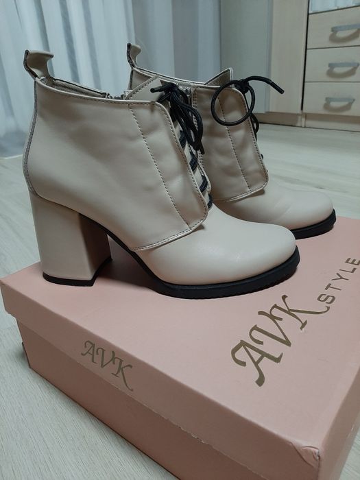 Черевики шкіряні, ботинки, ботильоны, кожа, каблук, деми, зима