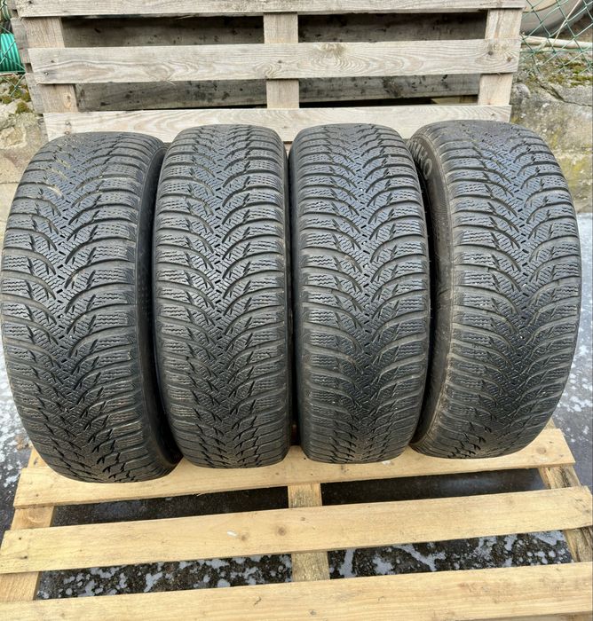Kumho WinterCraft 205/60/16 kpl 4 szt, bieżnik 6,5-6,7 mm rok 2015