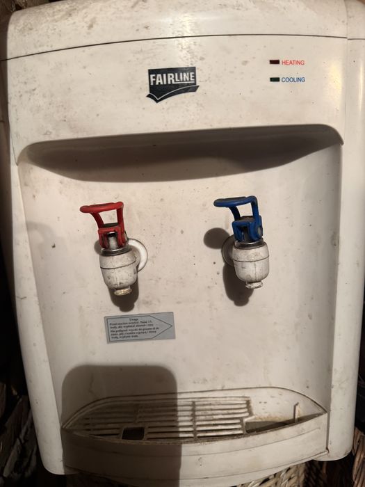 Dystrybutor wody nablatowy