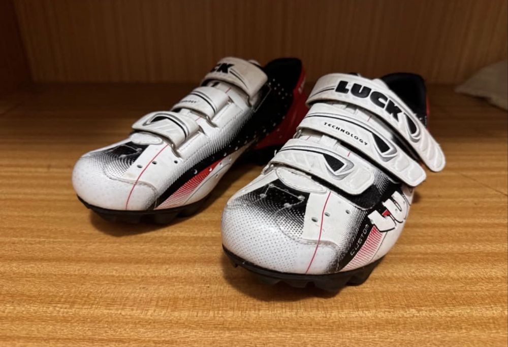 Botas de ciclimo / spinning LUCK