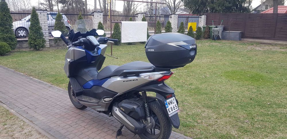 Honda NSS Forza 125 Salon Polska rok 2017 Leovince