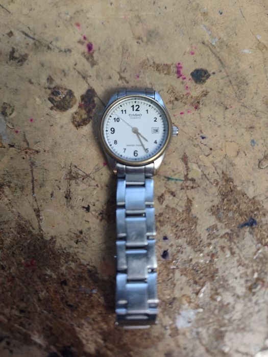 Casio quartz у гарному стані