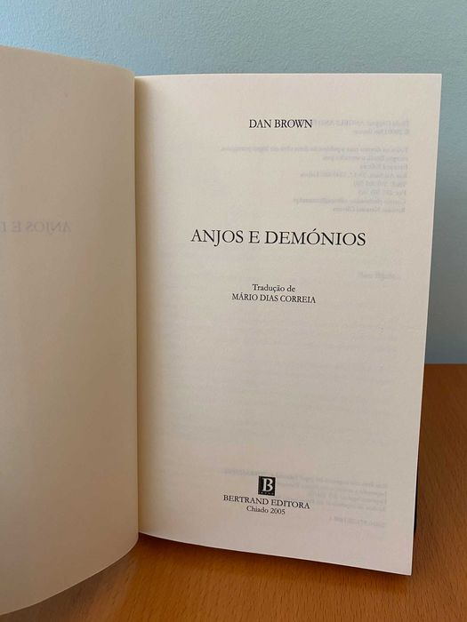 Anjos e Demónios - Dan Brown